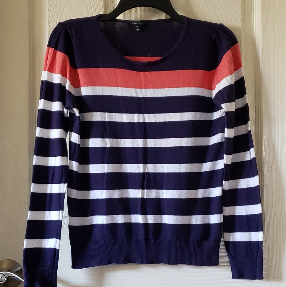 Contrast Striped Top
Navy blue & white stripe top